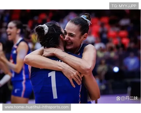 女排主攻手一记重扣引爆全场