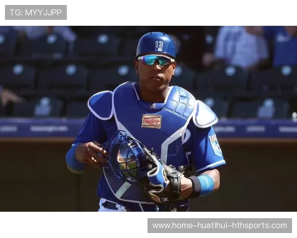 MLB捕手传球与阻盗训练要点——打造铁壁防线的秘密武器 MLB捕手传球与阻盗训练要点——打造铁壁防线的秘密武器