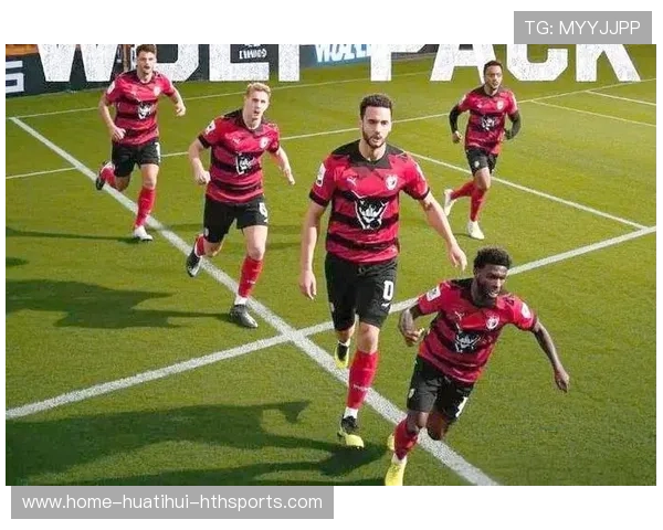 本菲卡若昂脚后跟妙传队友顺势破门配合完美