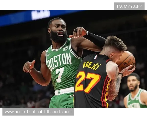 塔图姆突破急停中投命中，波士顿关键回合稳住